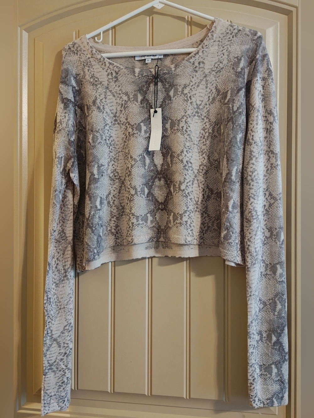 Olivaceous Women's Crop Sweater Top Long Sleeve Snake Print Lightweight Size L